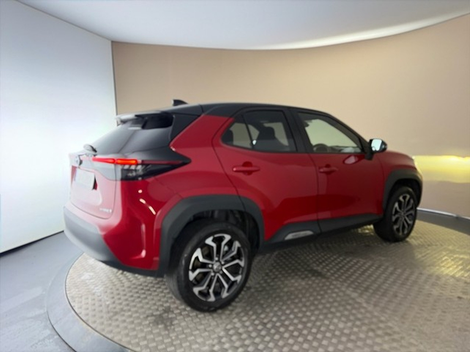 2024 Toyota Yaris Cross - image 12