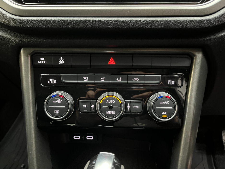 2021 Volkswagen T-Roc €24950! 2021 VOLKSWAGEN T-ROC 2.0 TDI STYLE DESIGN PACKAGE 2.0 AUTOMATIC / CRUISE CONTROL / REVERSE CAMERA / PADDLE SHIFTERS €24,950