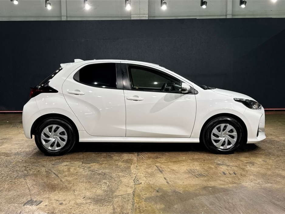 2020 Toyota Yaris - image 2