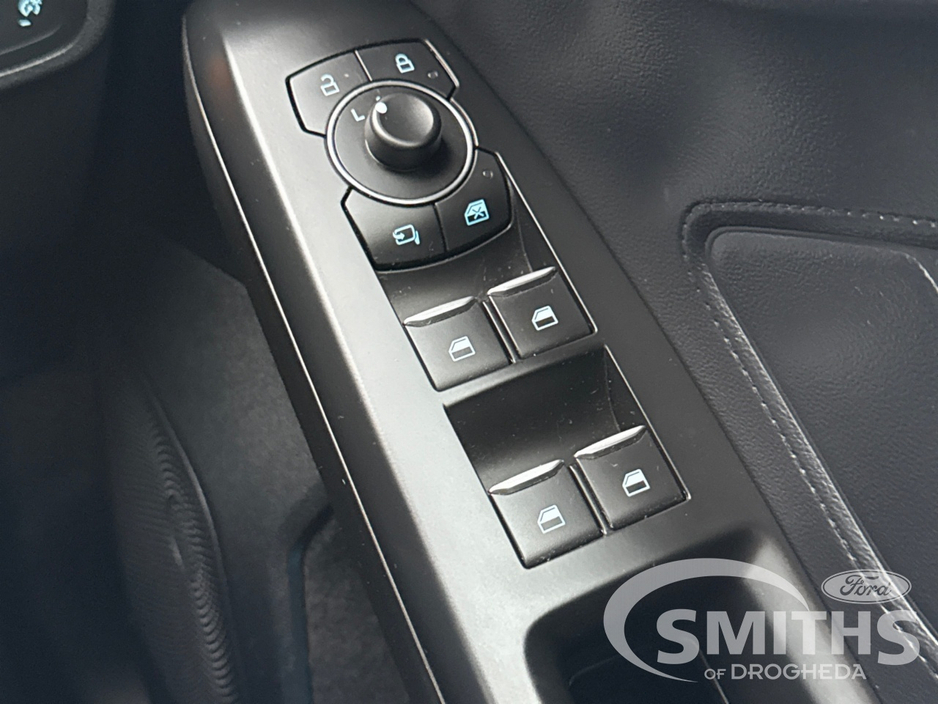 2022 Ford Focus - image 24