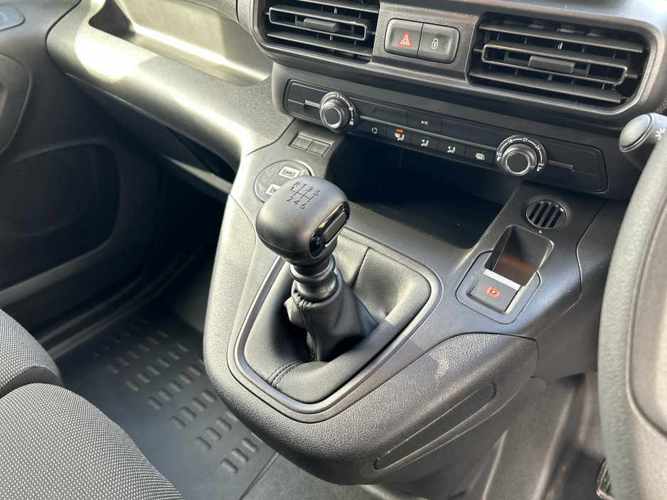 2026 Opel Combo 19 KOMF L1H1-1.5 100PS D