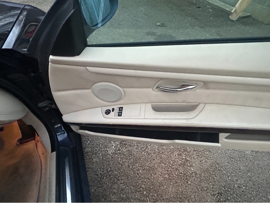 2008 BMW 3 Series - image 14