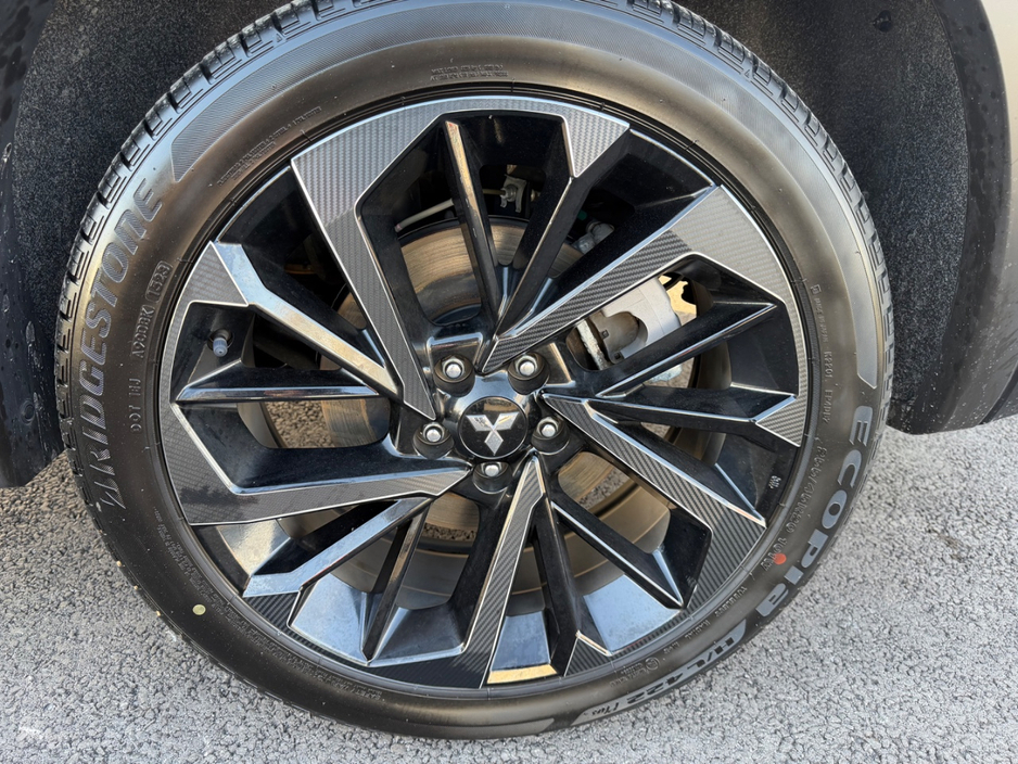 2023 Mitsubishi Outlander - image 42