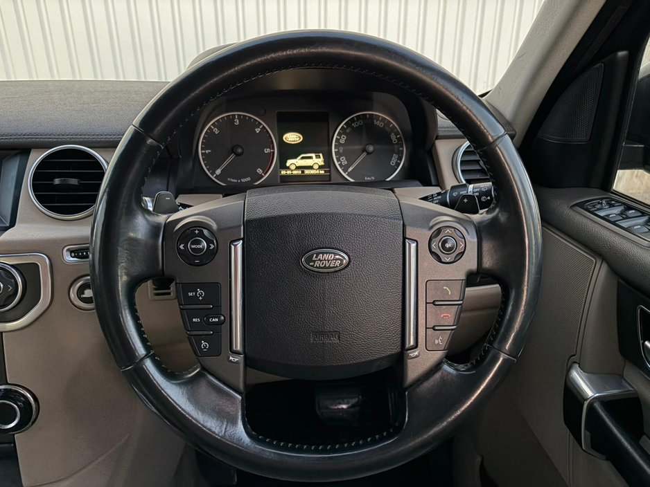 2016 Land Rover Discovery - image 12