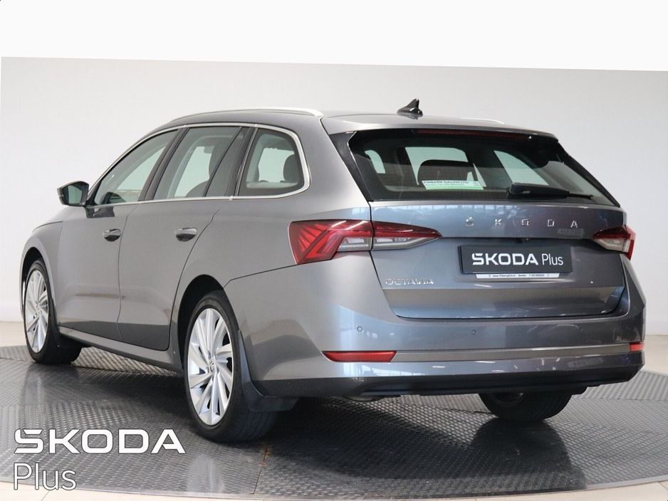 2022 Skoda Octavia - image 7