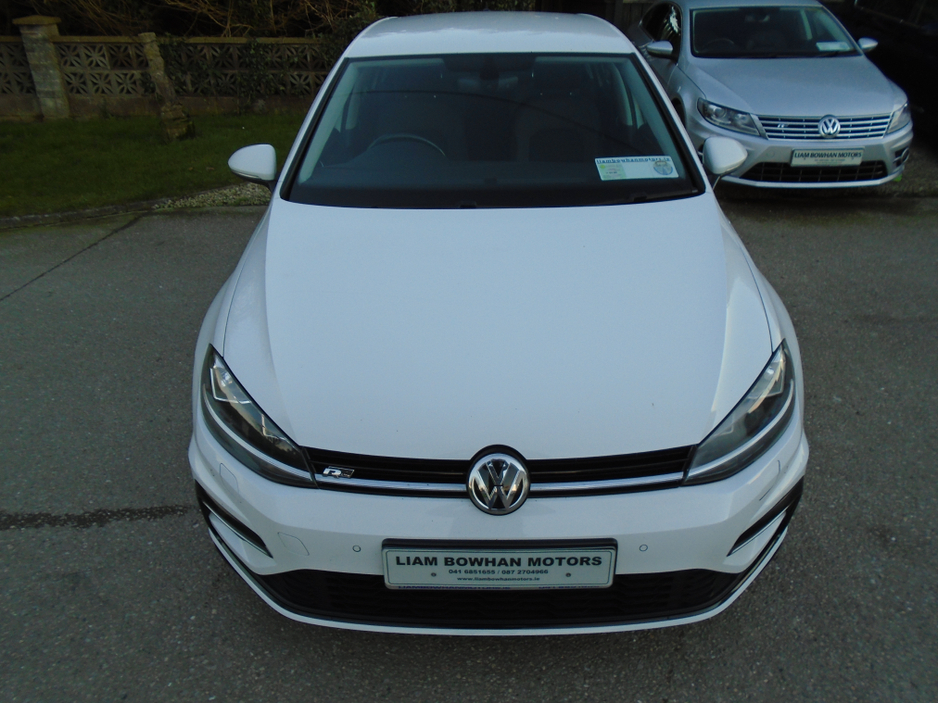 2018 Volkswagen Golf - image 3