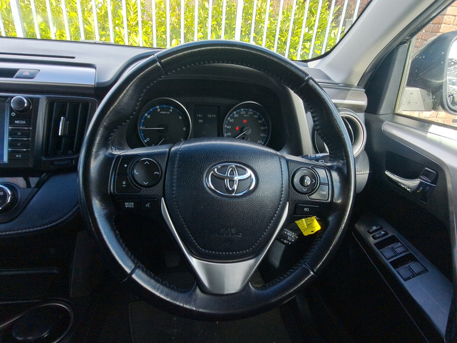2016 Toyota Rav4 - image 17