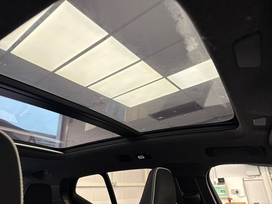 2023 Volvo XC40 - image 19