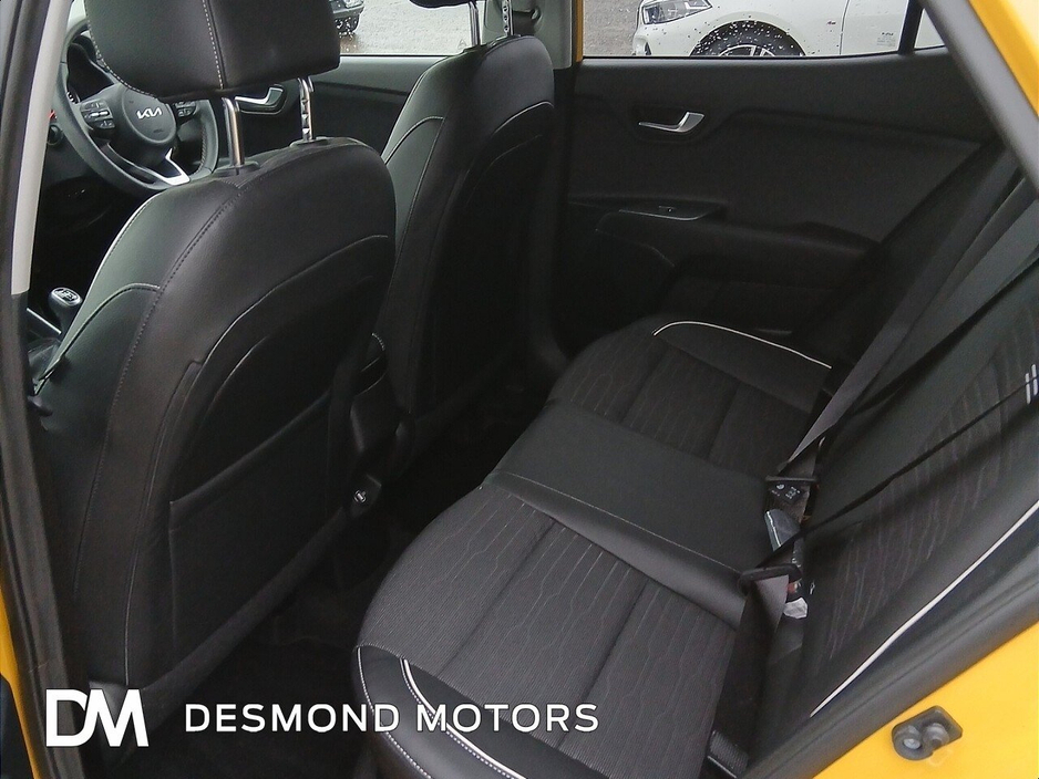 2023 Kia Stonic - image 4