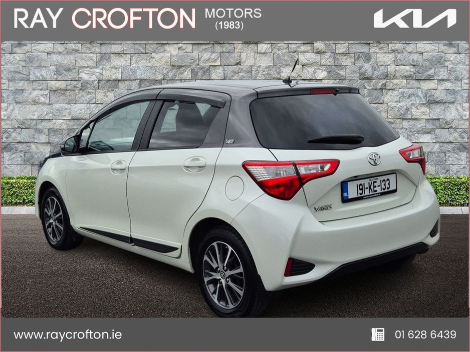 2019 Toyota Yaris - image 3