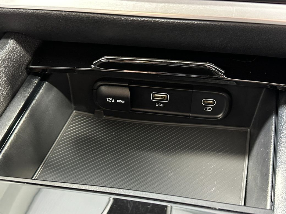 2023 Kia Sportage - image 24