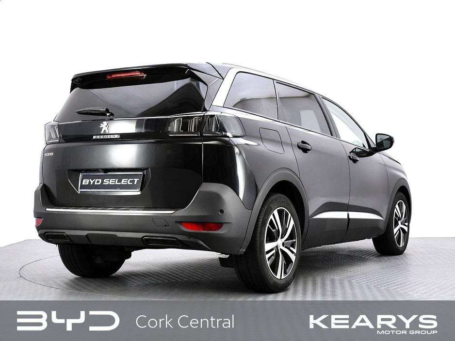 2021 Peugeot 5008 - image 6