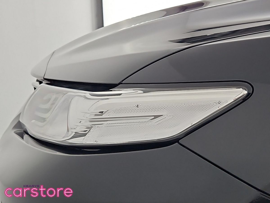 2020 Toyota Camry - image 17