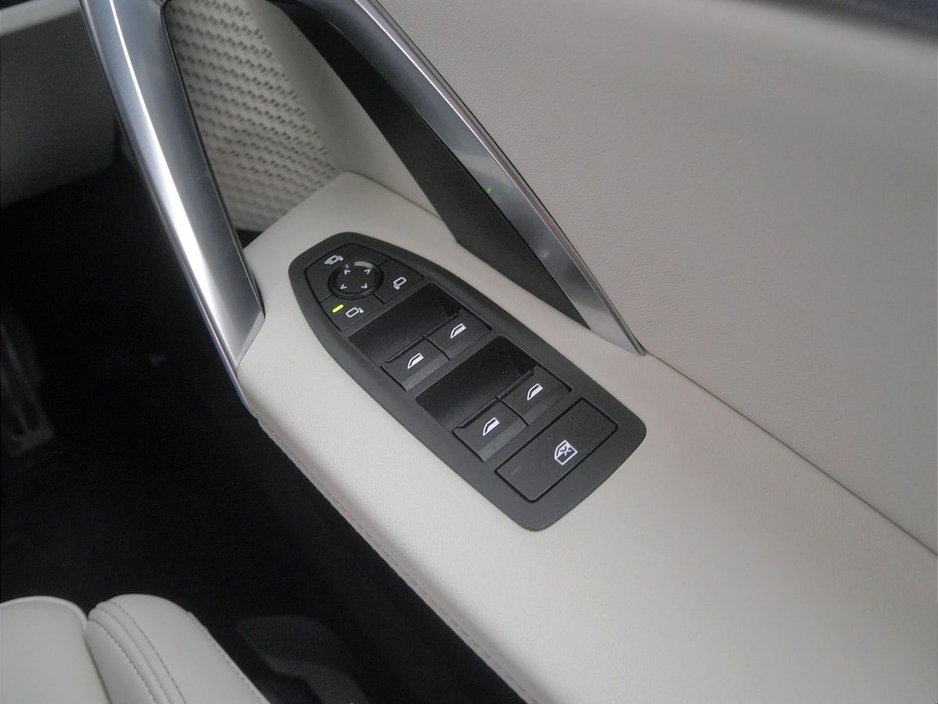 2025 BMW iX2 - image 21