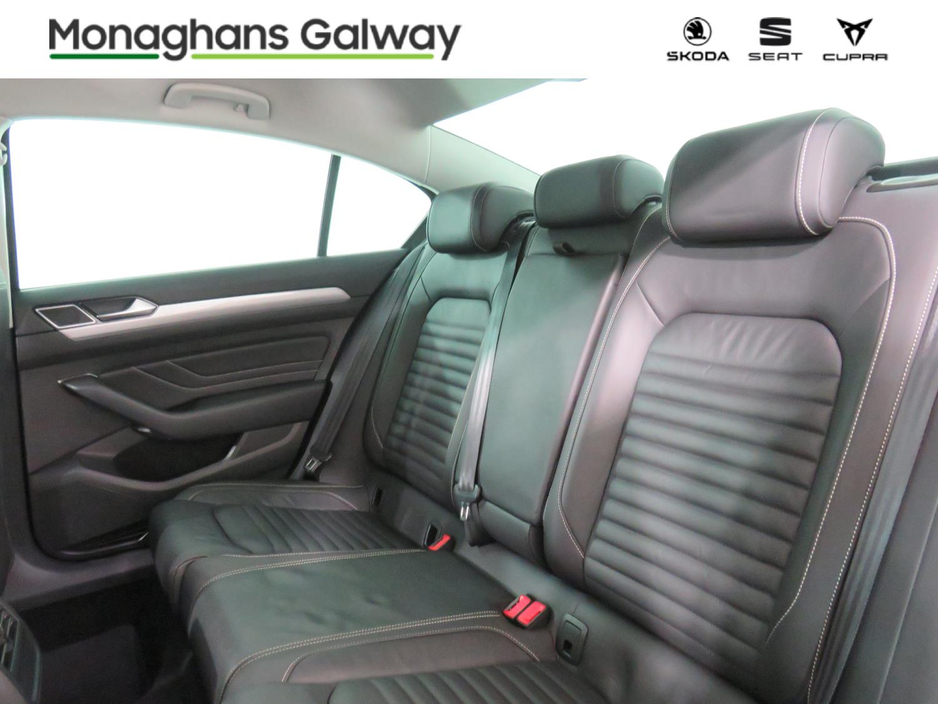 2020 Volkswagen Passat - image 15