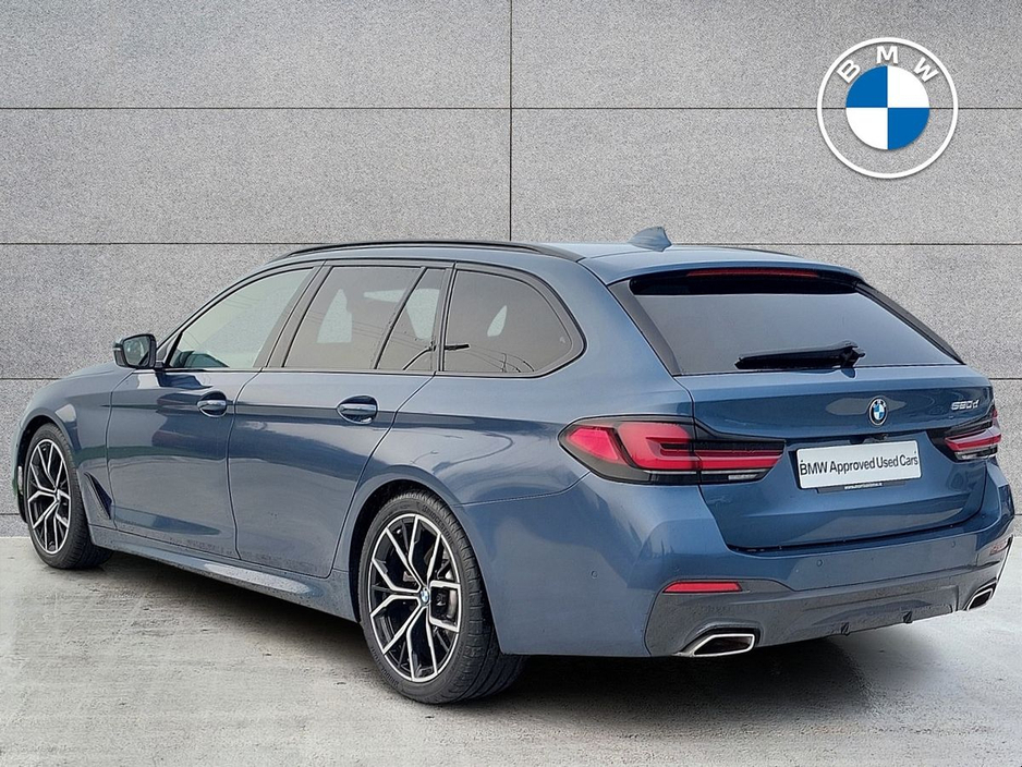 2024 BMW 5 Series - image 2