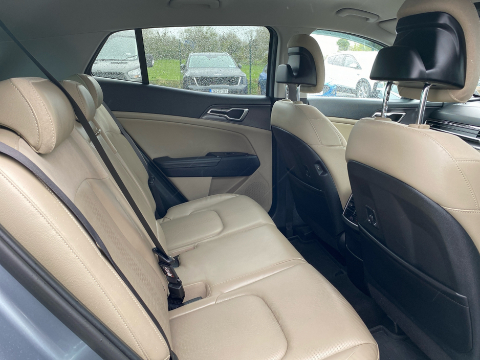 2022 Kia Sportage - image 13