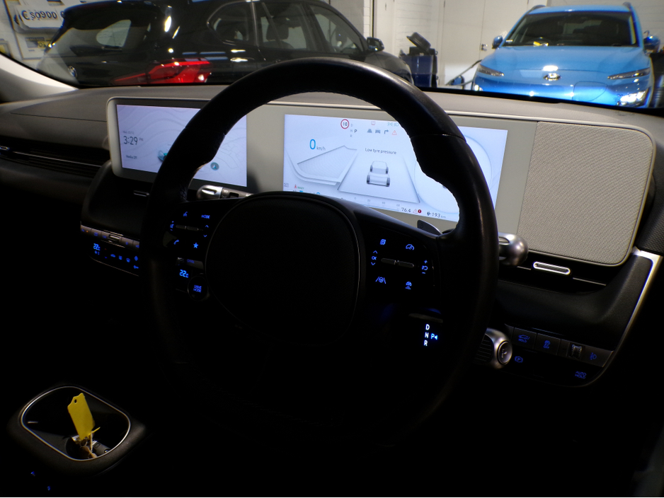 2023 Hyundai Ioniq 2023*ONLY 36,000 MILES*73KWH HYUNDAI IONIQ 5 PREMIUM EV*FULL HYUNDAI SERVICE HISTORY*FULL BATTERY HEALTH CERTIFICATE*PREMIUM PACK*2 CHARGER*1 OWNER*FANTASTIC CONDITION SPEC Bluetooth,Apple car-play,Ce €29,900