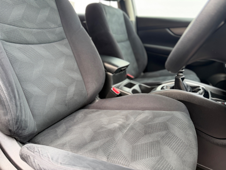 2017 Nissan X-Trail - image 12