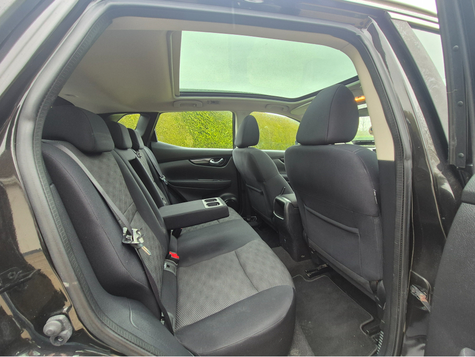 2016 Nissan Qashqai - image 5