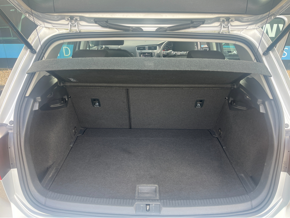 2013 Volkswagen Golf - image 17