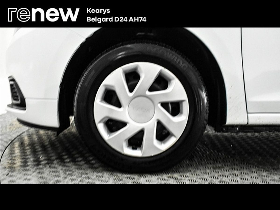 2019 Dacia Sandero - image 9