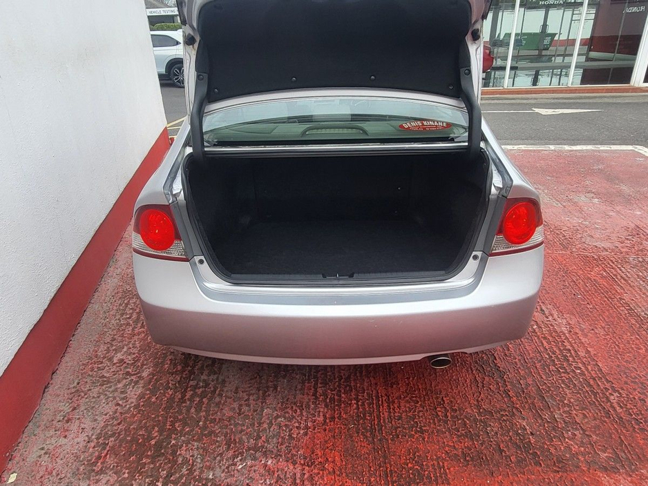 2008 Honda Civic - image 8