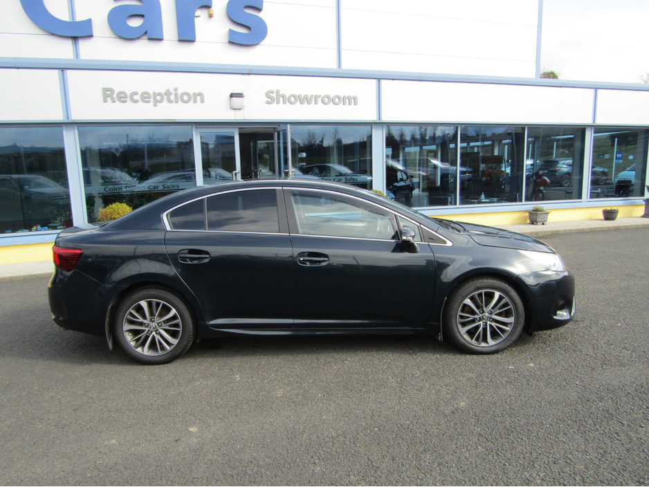 2017 Toyota Avensis - image 3