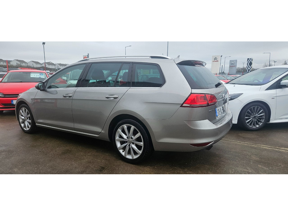 2017 Volkswagen Golf - image 3