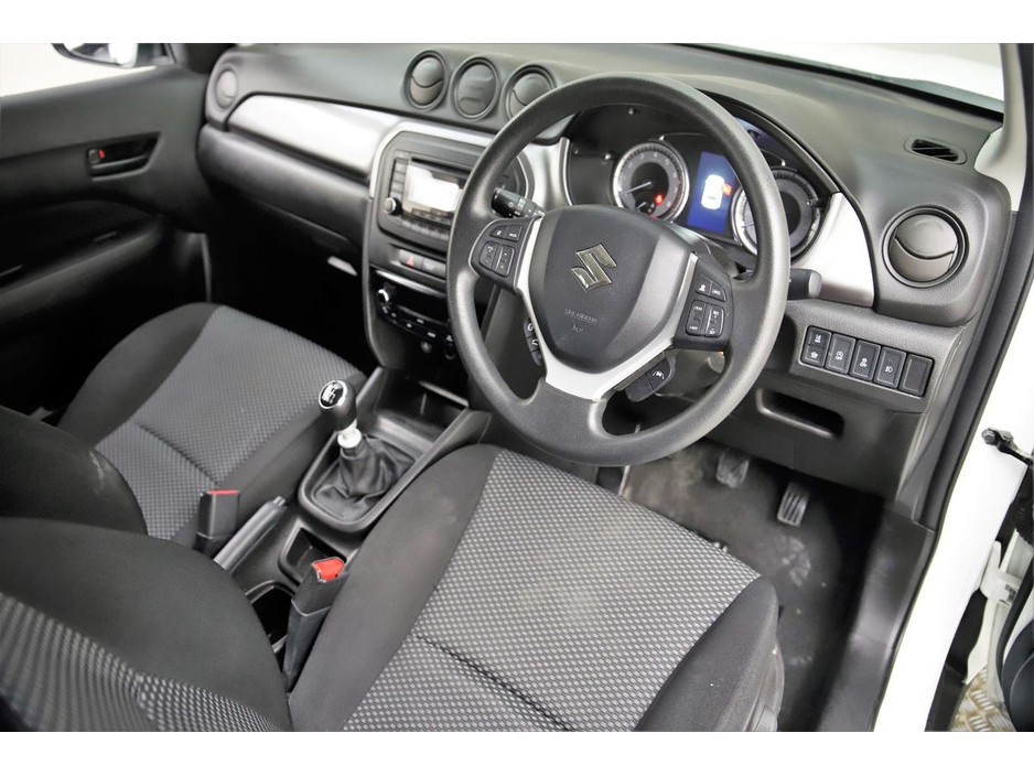 2023 Suzuki Vitara - image 13