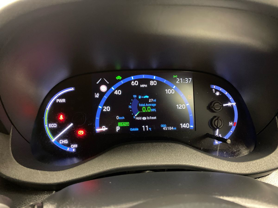 2023 Toyota Yaris - image 16