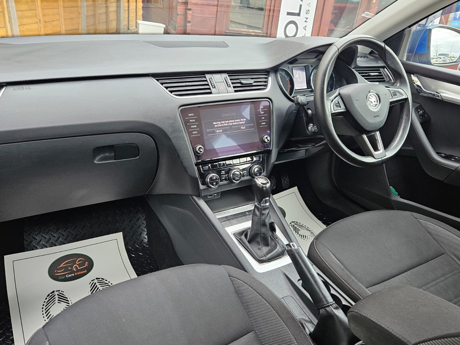 2020 Skoda Octavia - image 20