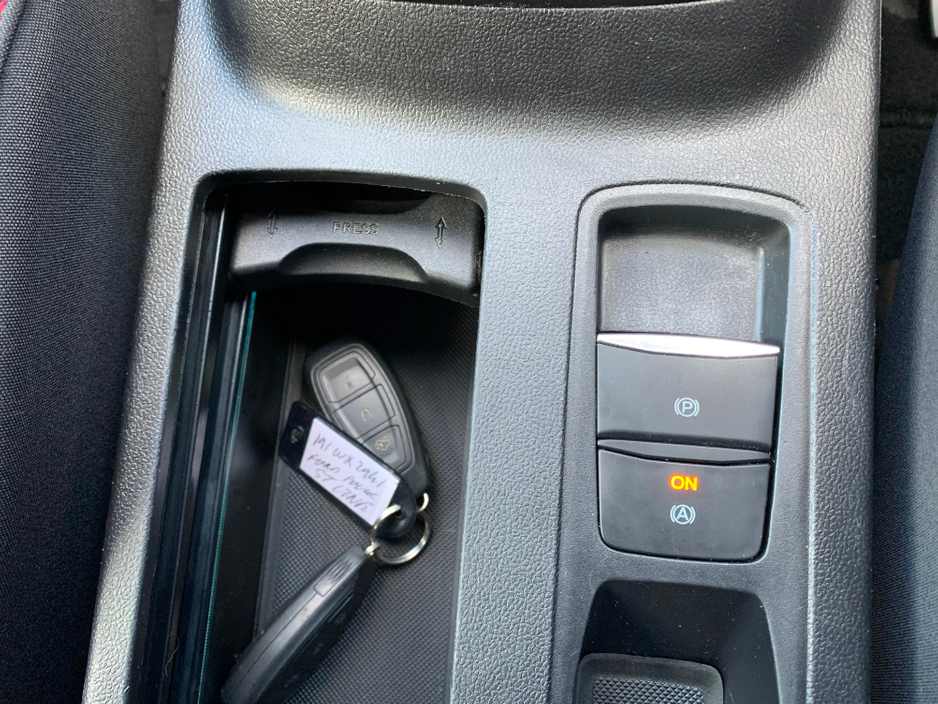 2019 Ford Focus - image 23