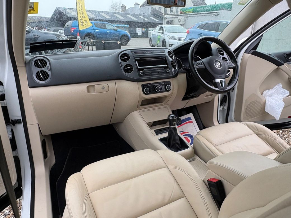 2014 Volkswagen Tiguan - image 12