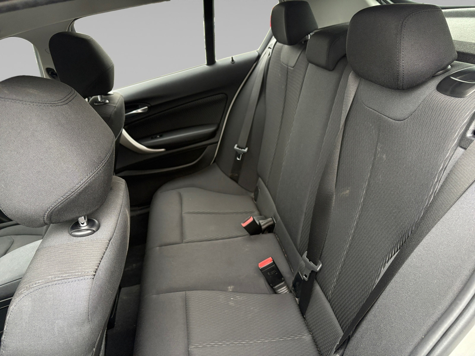 2017 BMW 1 Series - image 14