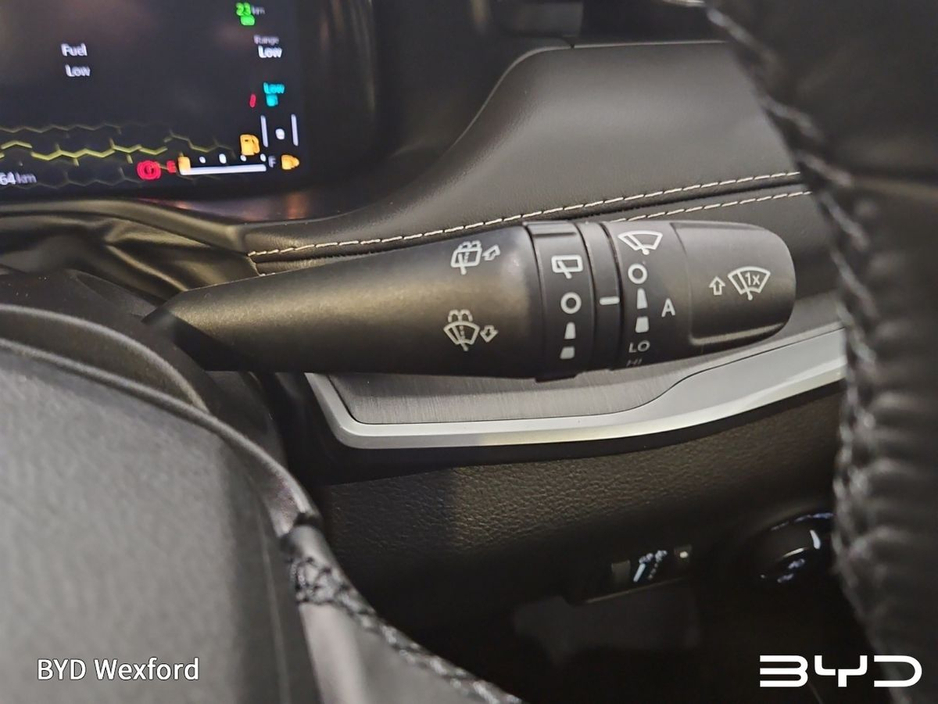 2023 Jeep Compass - image 21