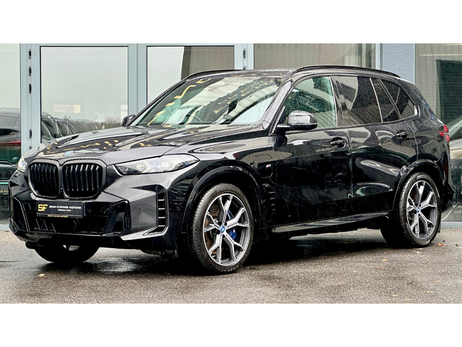 2025 BMW X5 - image 4