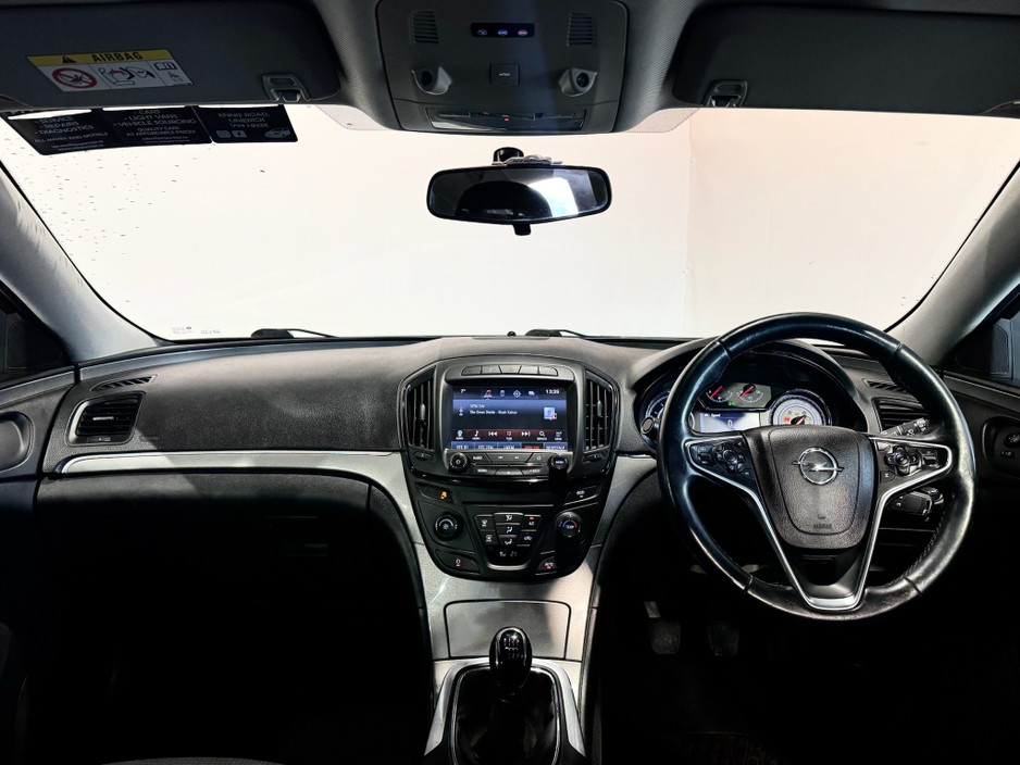 2017 Opel Insignia - image 10