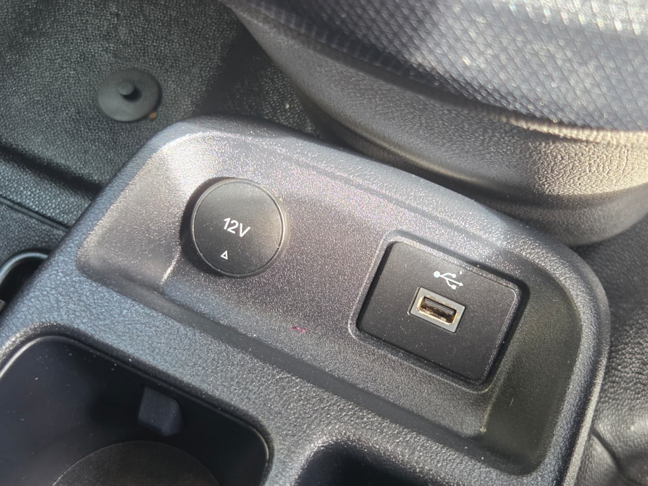 2021 Ford Transit Connect - image 14