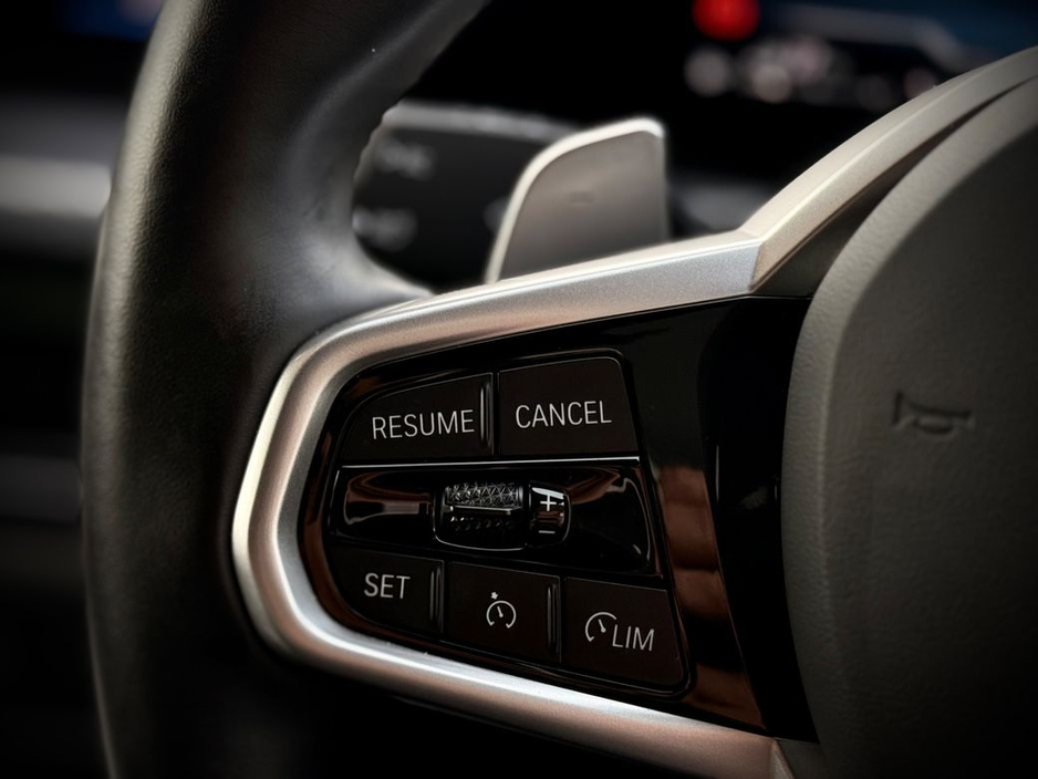 2025 BMW 3 Series - image 20