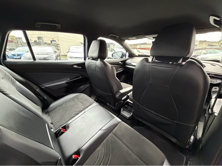 2023 Volkswagen ID.4 - image 21