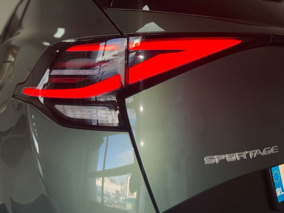 2022 Kia Sportage - image 9