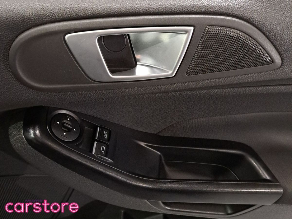 2016 Ford Fiesta - image 17