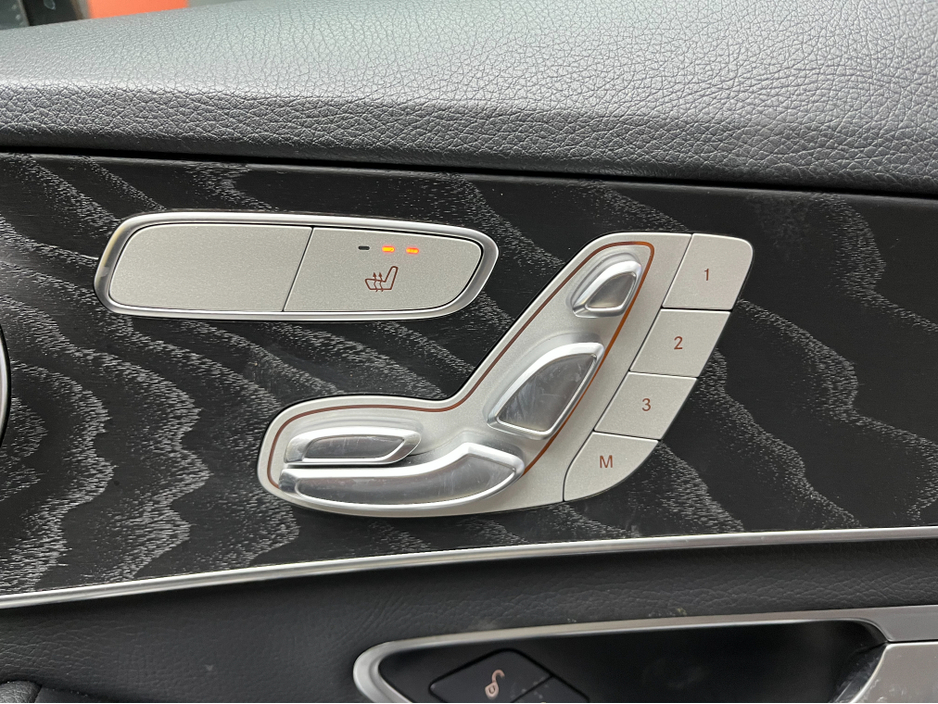 2020 Mercedes-Benz C Class 2020 MERCEDES-BENZ C220D LAUREUS EDITION SPORTS P 2.0 AUTOMATIC / CRUISE CONTROL / REVERSE CAMERA / ELECTRIC MEMORY & HEATED SEATS / PADDLE SHIFTERS AND MORE