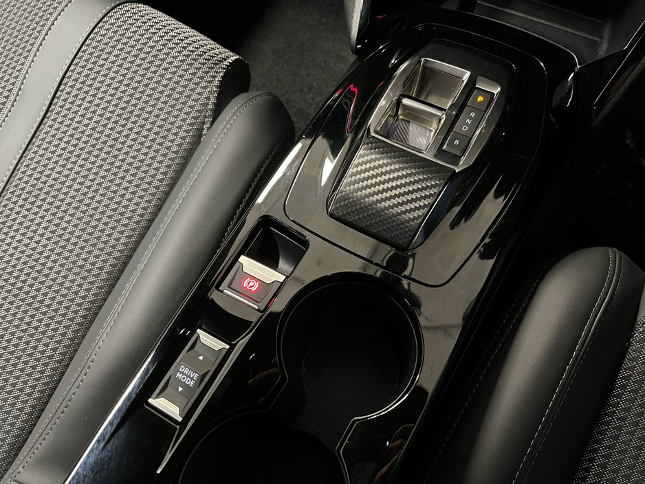 2023 Peugeot 2008 - image 4