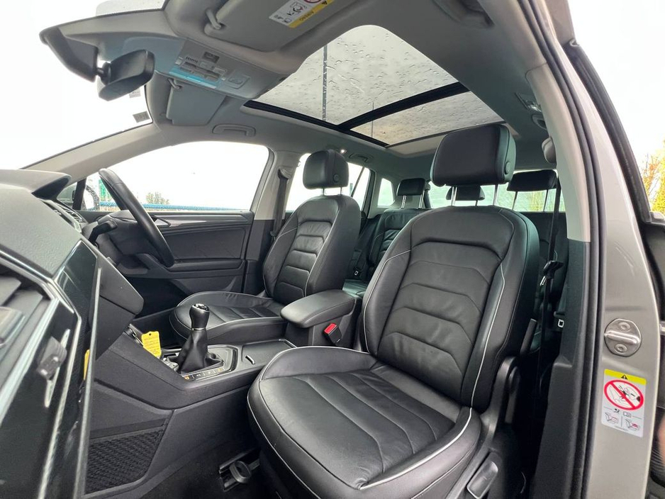 2020 Volkswagen Tiguan R-LINE 2.0 TDI // OPENING PAN ROOF // 19" R-LINE ALLOYS // HEATED R-LINE LEATHER SEATS // 360 PARKING SENSORS €28,900