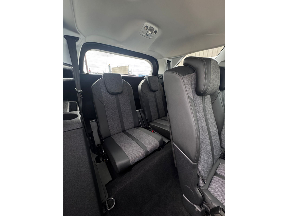 2019 Peugeot 5008 - image 18