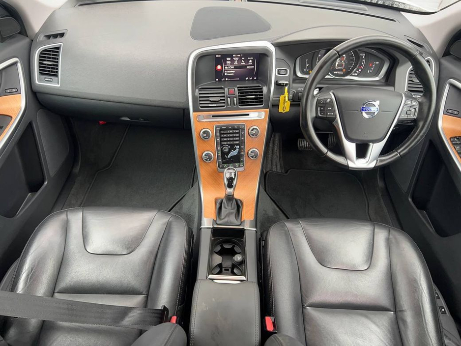 2017 Volvo XC60 D4 CLASSIC 2.0 D // OPENING PAN ROOF // LEATHER INTERIOR // DIGITAL CLUSTER €24,900