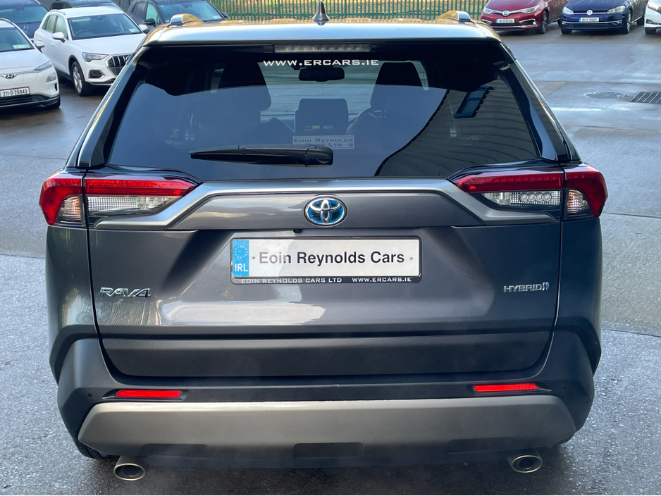 2022 Toyota Rav4 - image 6