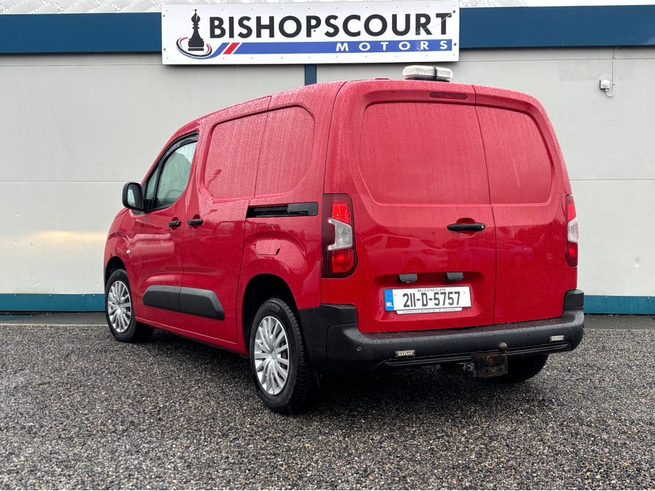 2021 Peugeot Partner - image 3